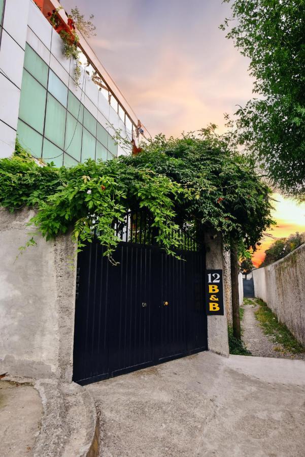 12 B&B Shkodra Exterior foto